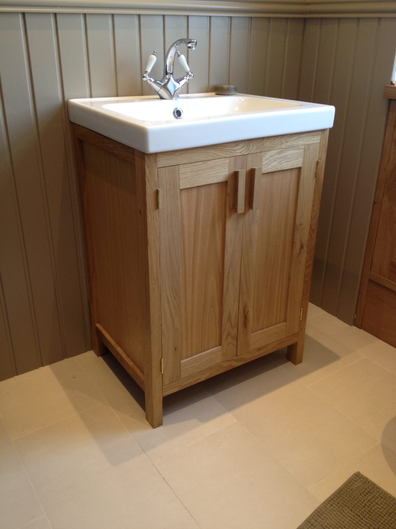 Oak bathroom furniture